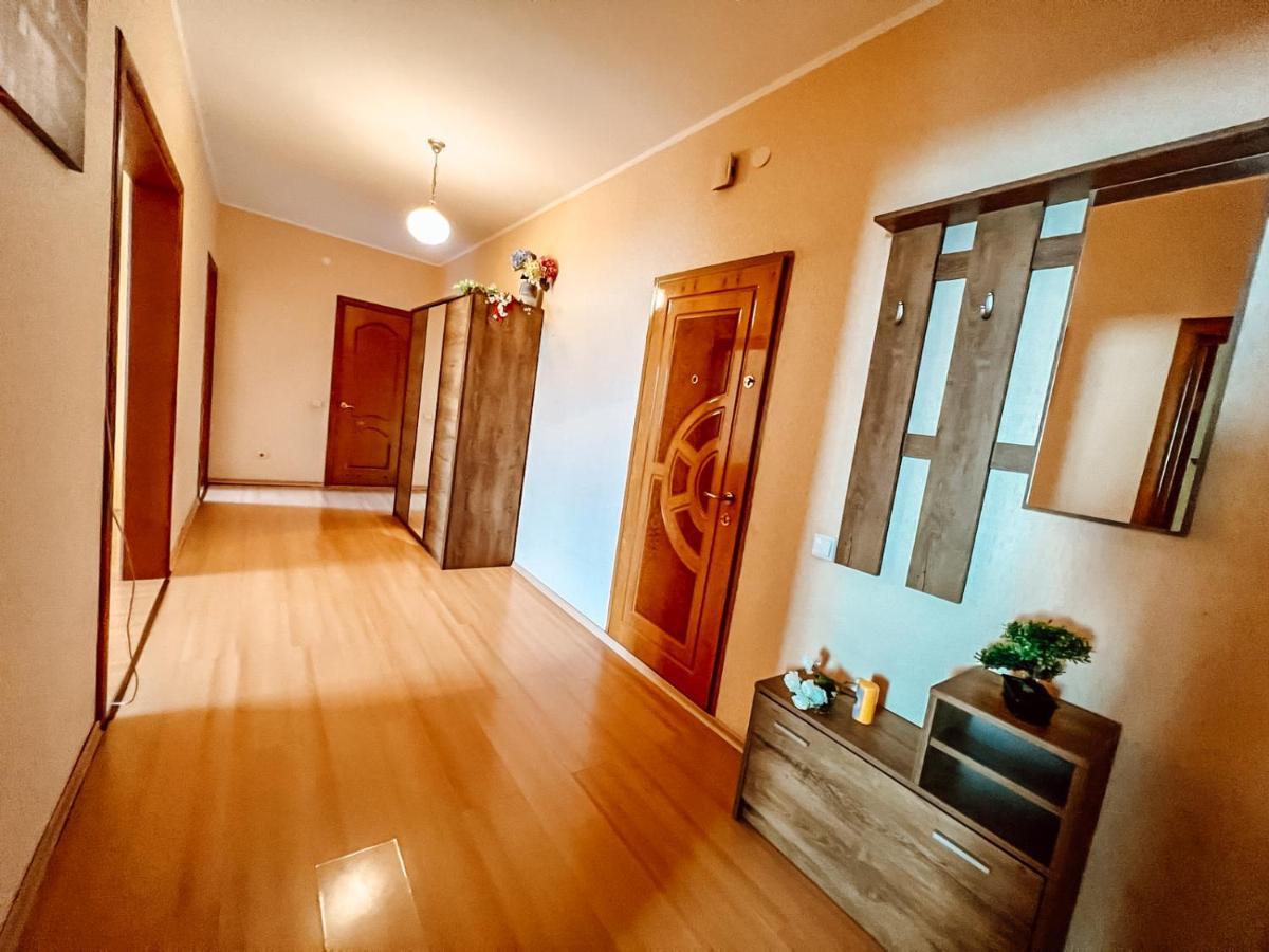 Cozy Apartments On The Left Bank Kiev Exterior foto