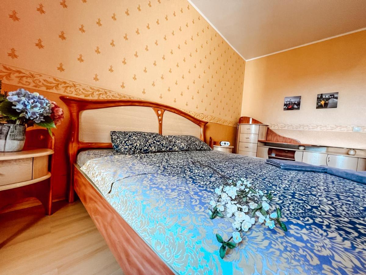 Cozy Apartments On The Left Bank Kiev Exterior foto